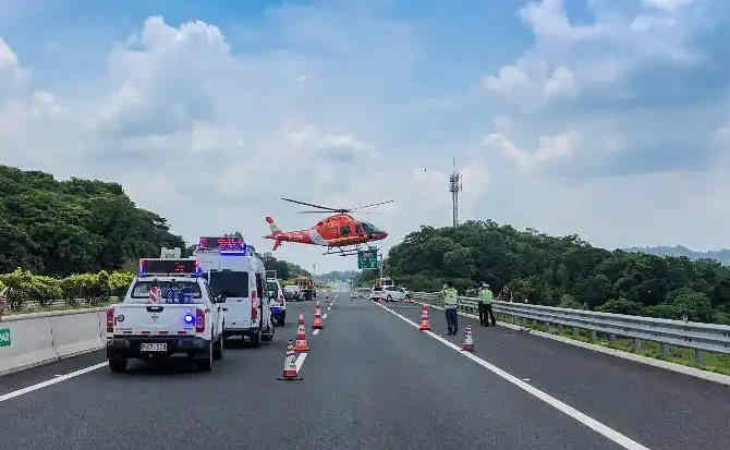 蔡甸区高速公路汽车救援案例